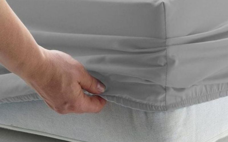 Trải ga giường đúng cách