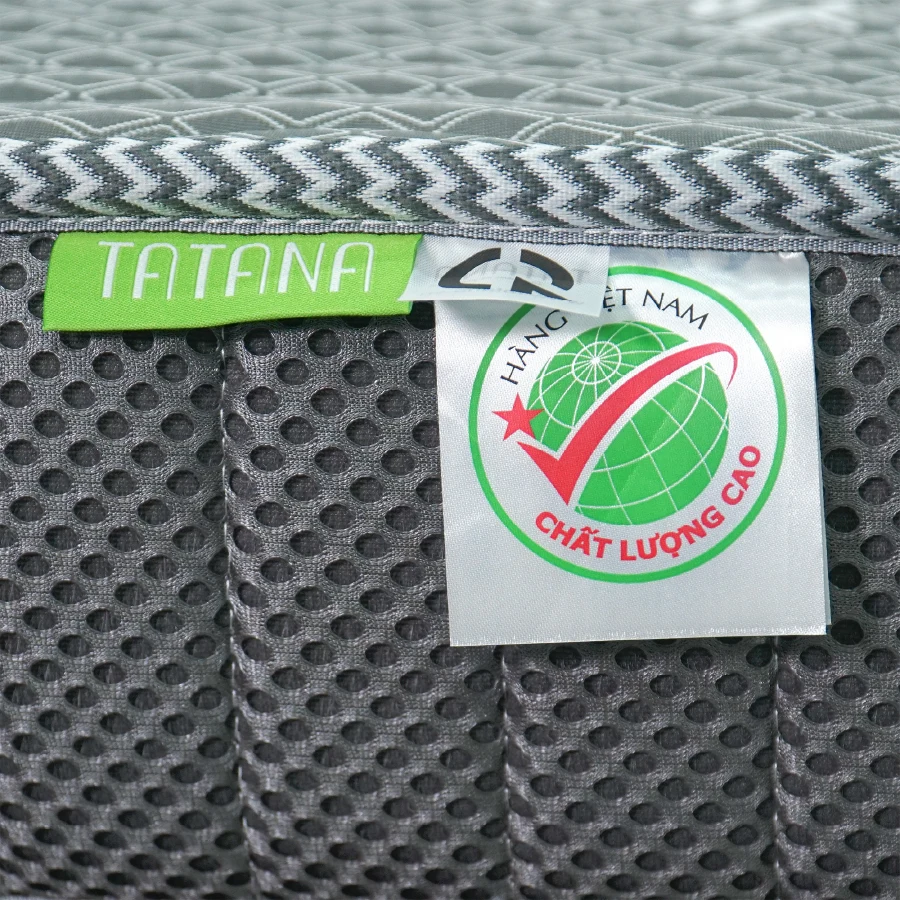 Bên hông nệm được may vải 3D Spacer ấm thoáng nhưng lại vô cùng thoáng mát