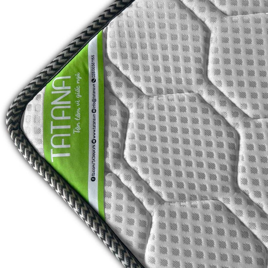 Logo Tatana được may liền cùng với vỏ áo nệm