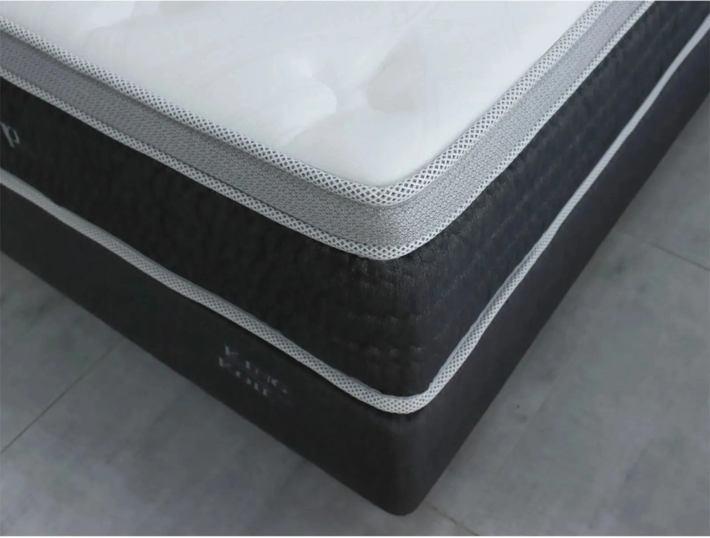 nem-lo-xo-king-koil-world-top-W6B4EY