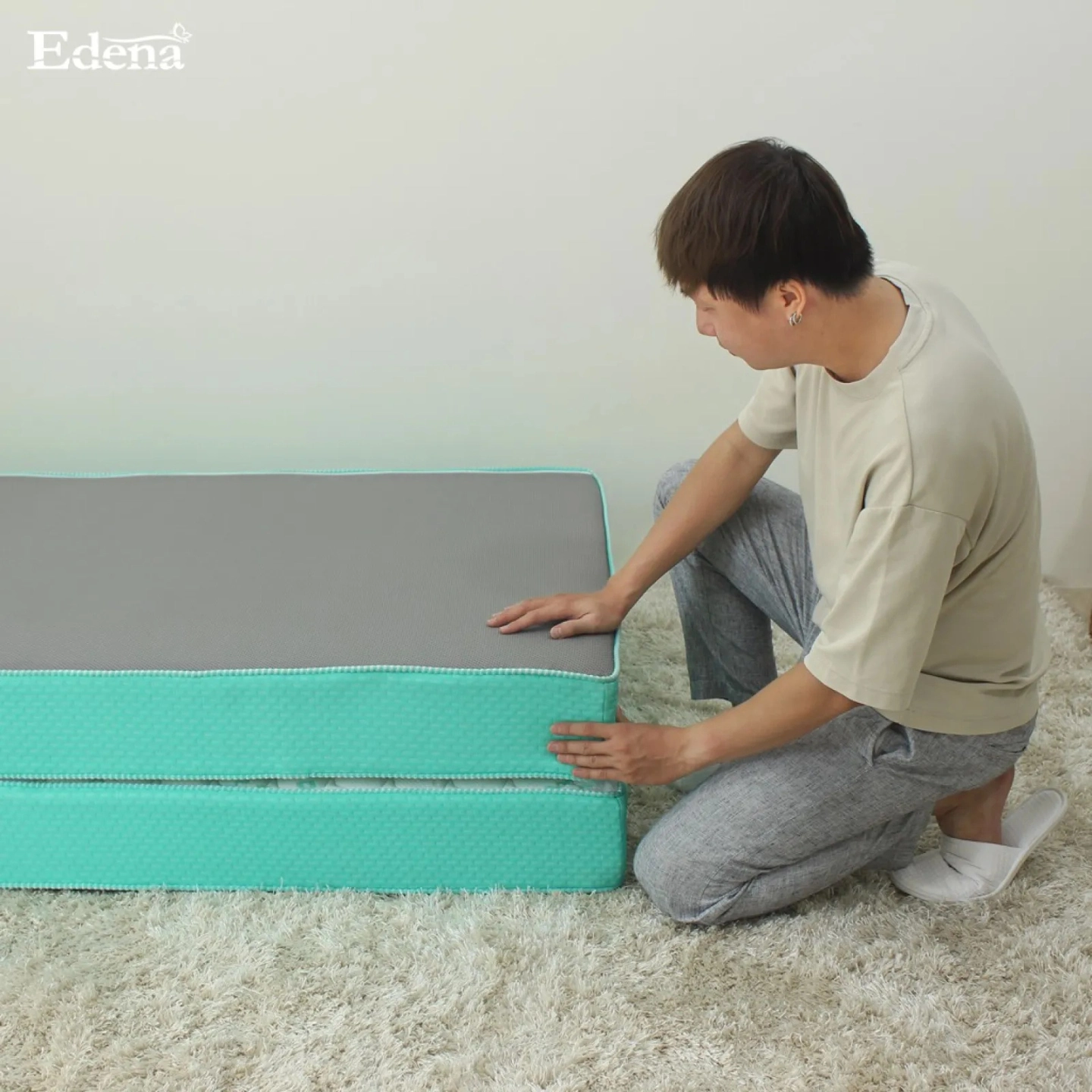 nem-mat-foldena-SNcIKH