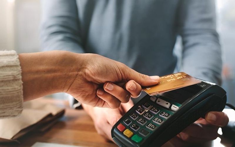 Trả góp qua thẻ tín dụng là gì